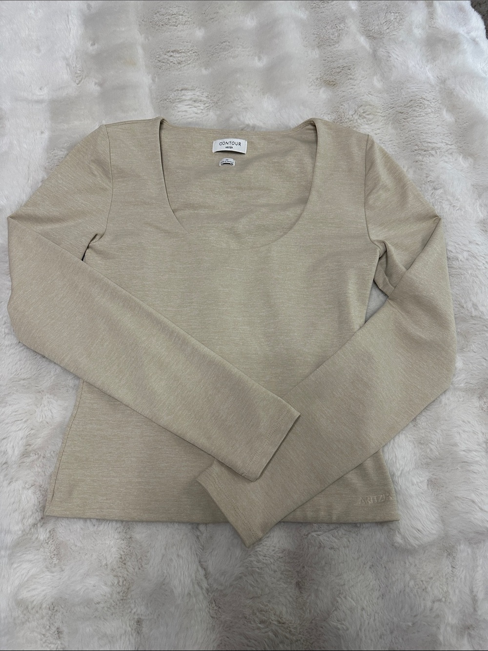 Aritzia Long Sleeve Scoop Neck Top - Taupe